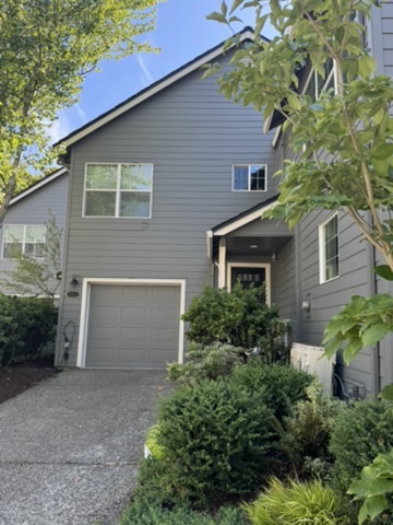 Contemporary Townhouse in Forest Heights — 9712 NW Miller Hill Drive