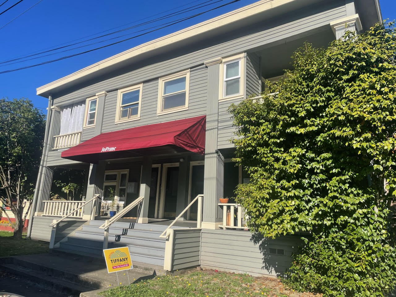 Vintage 1BR in the Legendary Jo Franc Building — 4437 SE Hawthorne Blvd